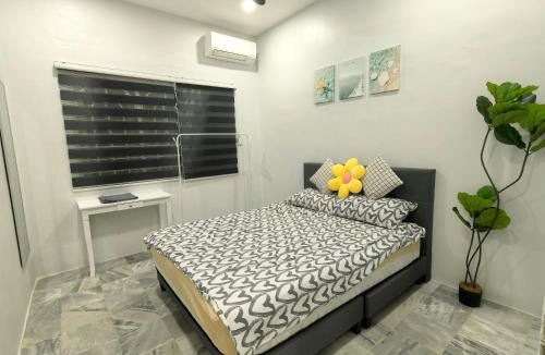 Durian Sebatang House | 32 Homestay