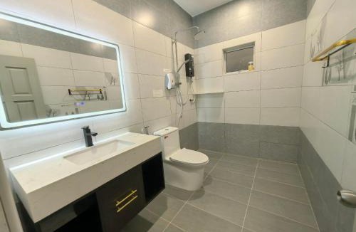 Durian Sebatang House | 32 Homestay