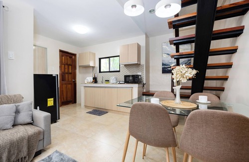 Cebu House | 3BR & 3BA Townhome in Central Cebu City with WiFi, Netflix, Parking and Washer