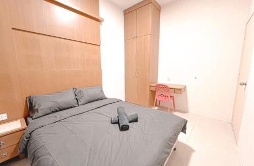 Bukit Jalil Apartment | 3BR Apartment in Serdang with Pool & Parking