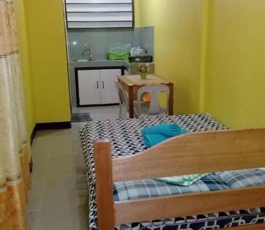 General Luna Apartment | 3Kid's Homestay Yellow