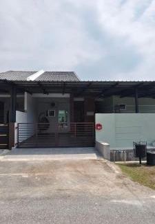 Lumut House | 3Q Impiana Roomstay Teluk Senangin