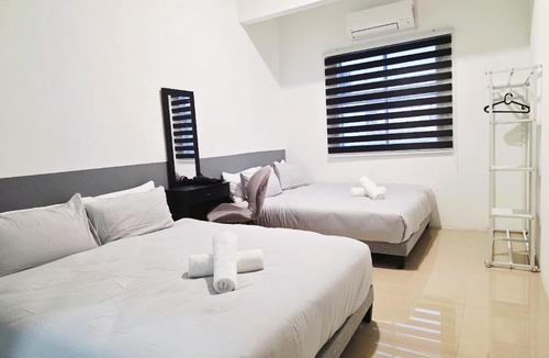 Taman Johor Jaya House | 4-12pax 3B3B KTV Homestay Toppen Ikea TV Game Pool Table Mahjong BBQ