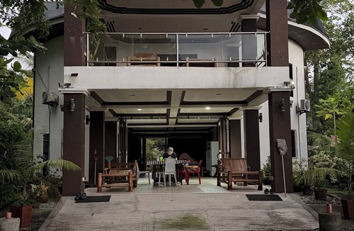 Pantukan House | 4-bdrm beach house in Tagnanan, Mabini, Philippines with a view of Samal Island