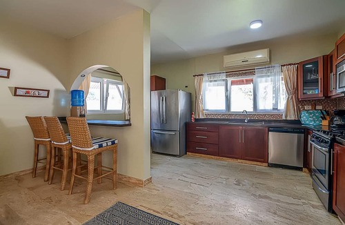 Sosua Villa | 4-bedroom inexpensive villa steps to the sandy beach, with pool/cable TV/Wi-Fi