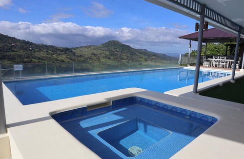 Cebu Resort | 40 m² Resort ∙ 4 bedrooms ∙ 16 guests