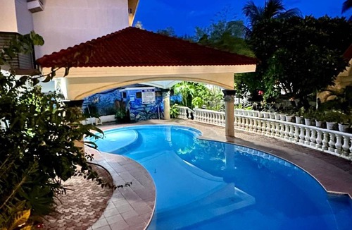 Dauin Resort | 40 m² Resort ∙ 6 guests