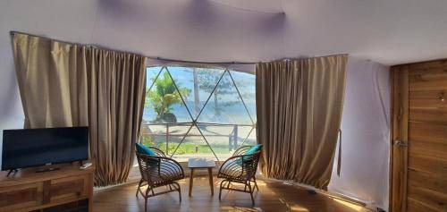 General Luna Other | 40 m² Tent ∙ 1 bedroom ∙ 4 guests