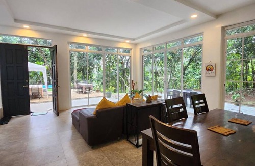 Antipolo House | 400 m² House ∙ 2 bedrooms ∙ 22 guests