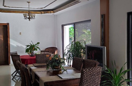 Central Visayas House | 400 m² House ∙ 5 bedrooms ∙ 2 guests