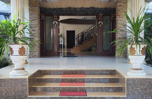 Central Visayas House | 400 m² House ∙ 5 bedrooms ∙ 2 guests