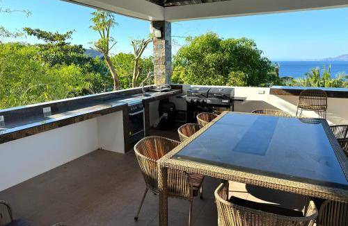 Puerto Galera Villa | 400 m² Villa ∙ 4 bedrooms ∙ 12 guests