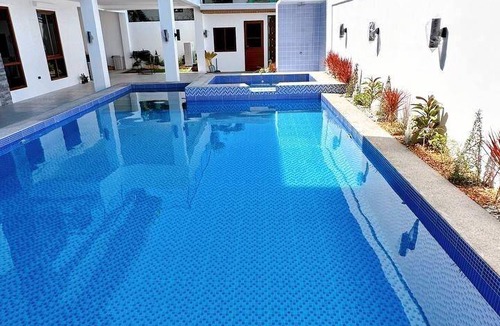 Balibago Villa | 400 m² Villa ∙ 5 bedrooms ∙ 20 guests