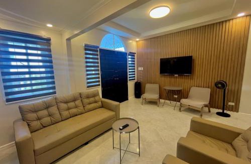 Tagaytay House | 4BR Tagaytay House Staycation near Sky Ranch
