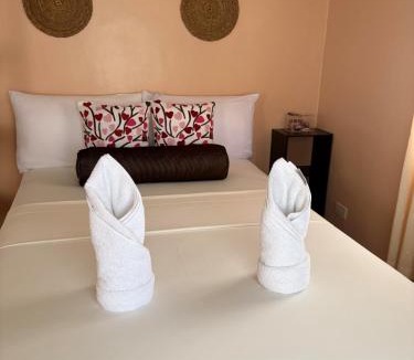 Pilar House | 5 Bedrooms Beach Retreat House