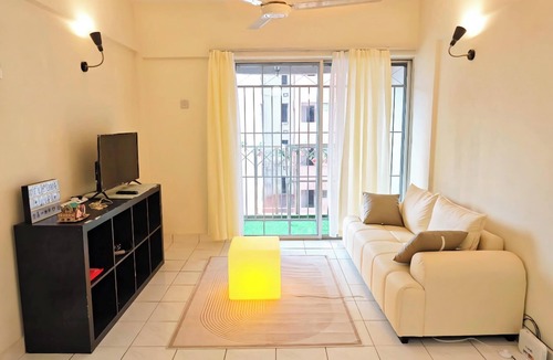 Bukit Jalil Apartment | 5-min Walk to National Stadium Cozy Cream Style Unit near LRT & Axiata Arena