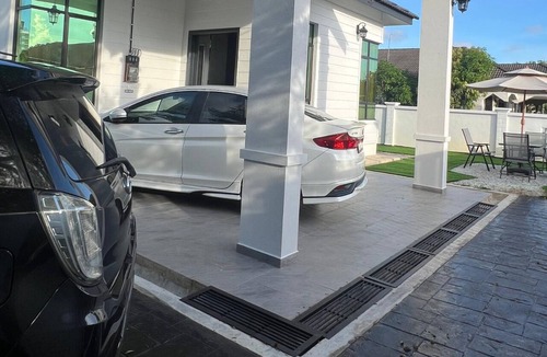 Batu Buruk House | 5 Mins to Batu Buruk Beach! Cozy Family Home in KT – Near HSNZ & City Center