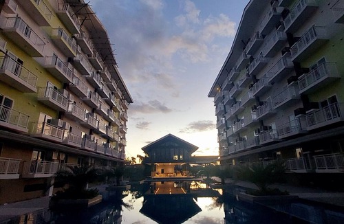 Mactan Export Processing Zone Condo | 5 mins to Mactan Airport quite stay with pool, gym and balcony.