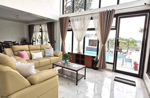 Antipolo Villa | 50 m² Villa ∙ 4 bedrooms ∙ 16 guests