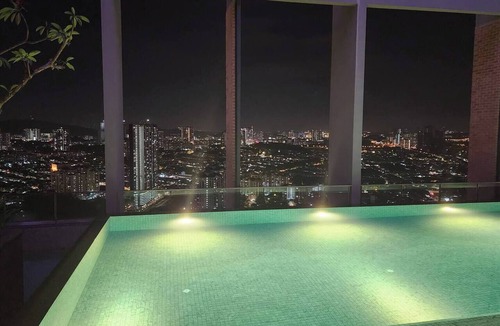 Kuala Lumpur Condo | 50 Shades of G* | Millerz Sq+Sky Pool