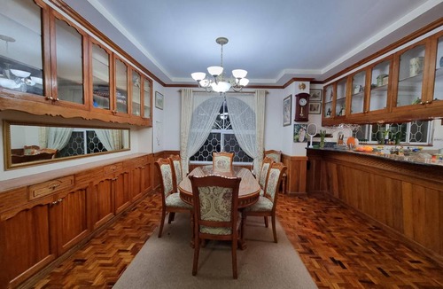 Baguio House | 500 m² Bungalow ∙ 4 bedrooms ∙ 16 guests