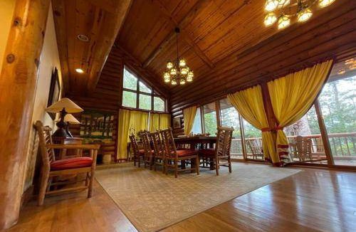 Baguio Villa | 500 m² Villa ∙ 2 bedrooms ∙ 16 guests