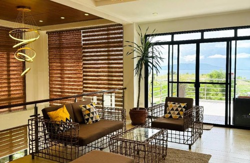 Puerto Galera Villa | 500 m² Villa ∙ 4 bedrooms ∙ 8 guests