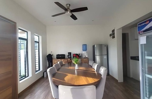 Maribago House | 548 m² House ∙ 4 bedrooms ∙ 10 guests