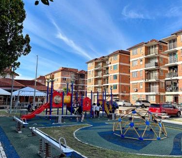 Petaling District Apartment | 6-7Pax Quiet Cosy Brick Apartment Balcony 11min Lantera SPK 15min Setia Mall