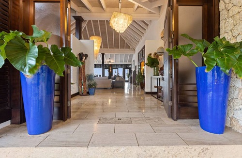 Casa de Campo House | 6 Bdrm Oceanfront, Pool,Jacuzzi 25% discount last minute for Sept & Oct 2026.