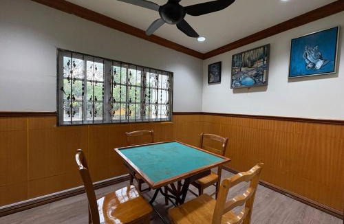 Taman OUG House | 6 Bedroom 24 Pax Karaoke Pool Stay for Family OKR by Manhattan Group