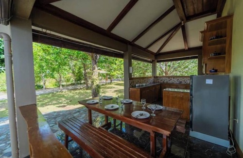 Lazi House | 6-bedroom bungalow in delightful Lazi with AC