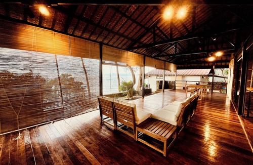 Mabini Villa | 6-bedroom villa in marvelous Mabini with WiFi, AC. Book your stay now