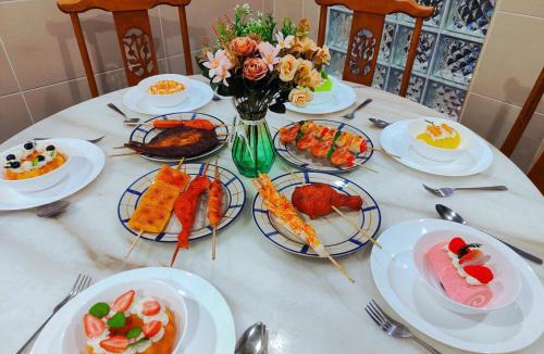 Taman Setia Indah House | 67 Cozy l Full House Air Conditioning Mahjong Rami Game Machine Soccer Table Sleeps 12 People 8 Minutes to Austin City Center Nanyang Street Water Park