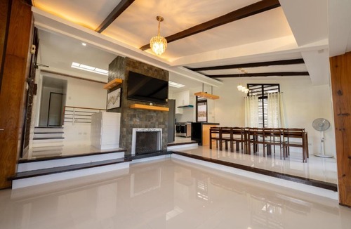 Baguio House | 6BR Crystal Slopes and Six-slot Reserved Parking