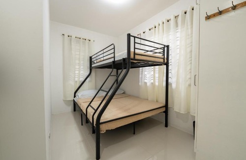 Baguio House | 6BR Crystal Slopes and Six-slot Reserved Parking