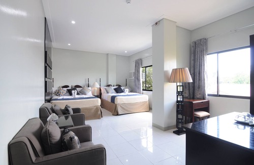 Tagbilaran Hotel | 717 Cesar Place Hotel