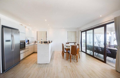 Balabag House | 750 m² Bungalow ∙ 5 bedrooms ∙ 10 guests
