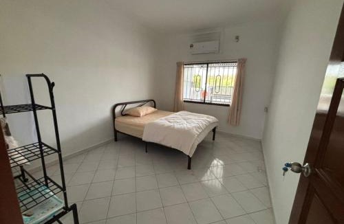 Johor House | 79 Homestay Layang-Layang