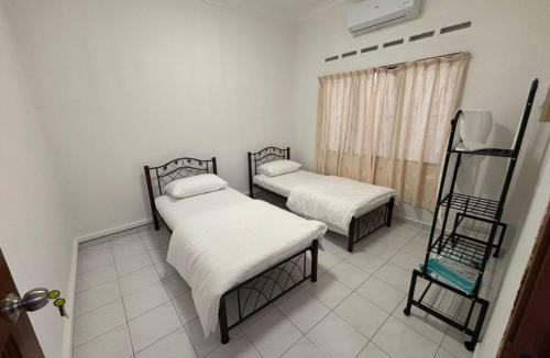 Johor House | 79 Homestay Layang-Layang