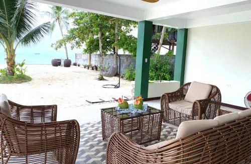 Catangnan House | 8000 m² House ∙ 2 bedrooms ∙ 6 guests