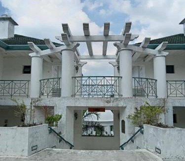 Ternate Apartment | 81 m² Serviced apartment ∙ 7 guests