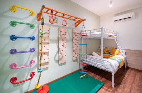 Kuala Lumpur Apartment | 9pax, Slide, RockClimbing, Arcade, near City & MITEC