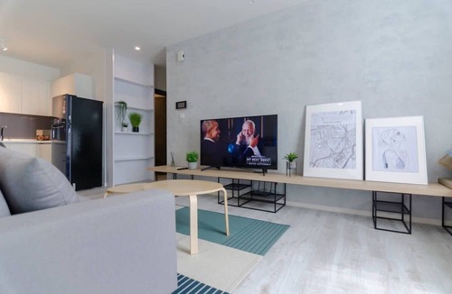 Central District Apartment | A Comfy & Bright 2BR Suasana Suite 6, FREE Parking