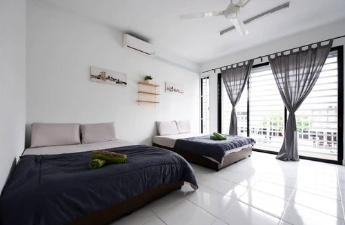 Gelang Patah House | A Cozy 4BR Home Near Legoland & Hello Kitty