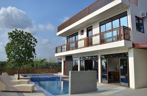 Angono Apartment | A Dream in the Sky Resort xel
