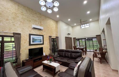 Alor Gajah Villa | A'Famosa Private Pool Villa Lot 931-Fong Homestay