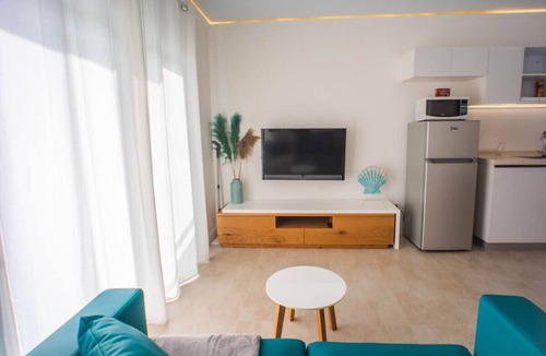 Playa Chiquita Apartment | A Modern Studio In Ocean Village