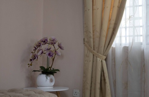 Seri Kembangan House | A nice stay for a family-sized home.