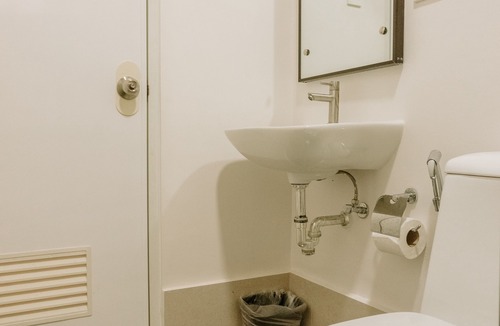 Mandurriao Condo | A Peaceful & Bright Haven